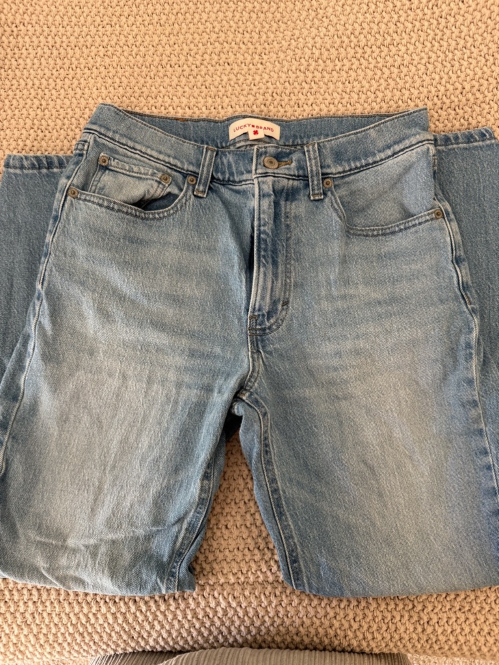 Lucky Brand Women’s Light Wash Straight Jeans
